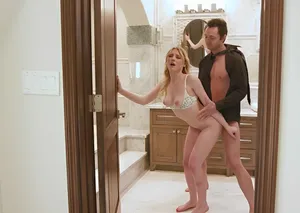 Chuyến công tác gặp lại con ghệ cũ… “hãy quên vợ yêu của anh đi”