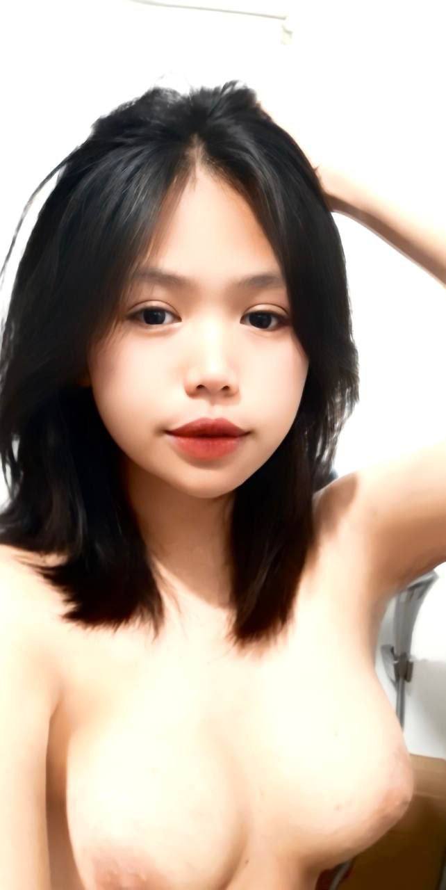 Không che nện bím em nhà kề bên mới tới