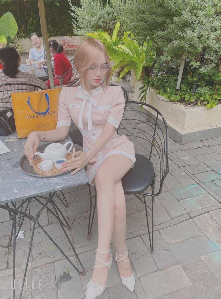 Biết em nhân viên đã có tình nhân, quản lý chuốc say để nhét cây gậy to vào